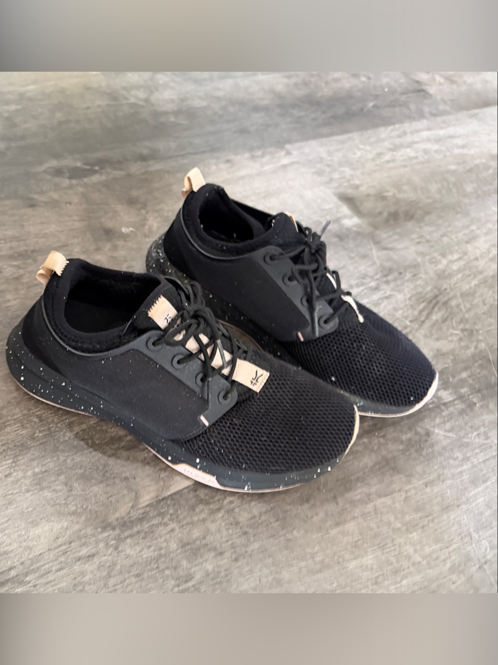 KURU Black Athletic Sneakers 8.5